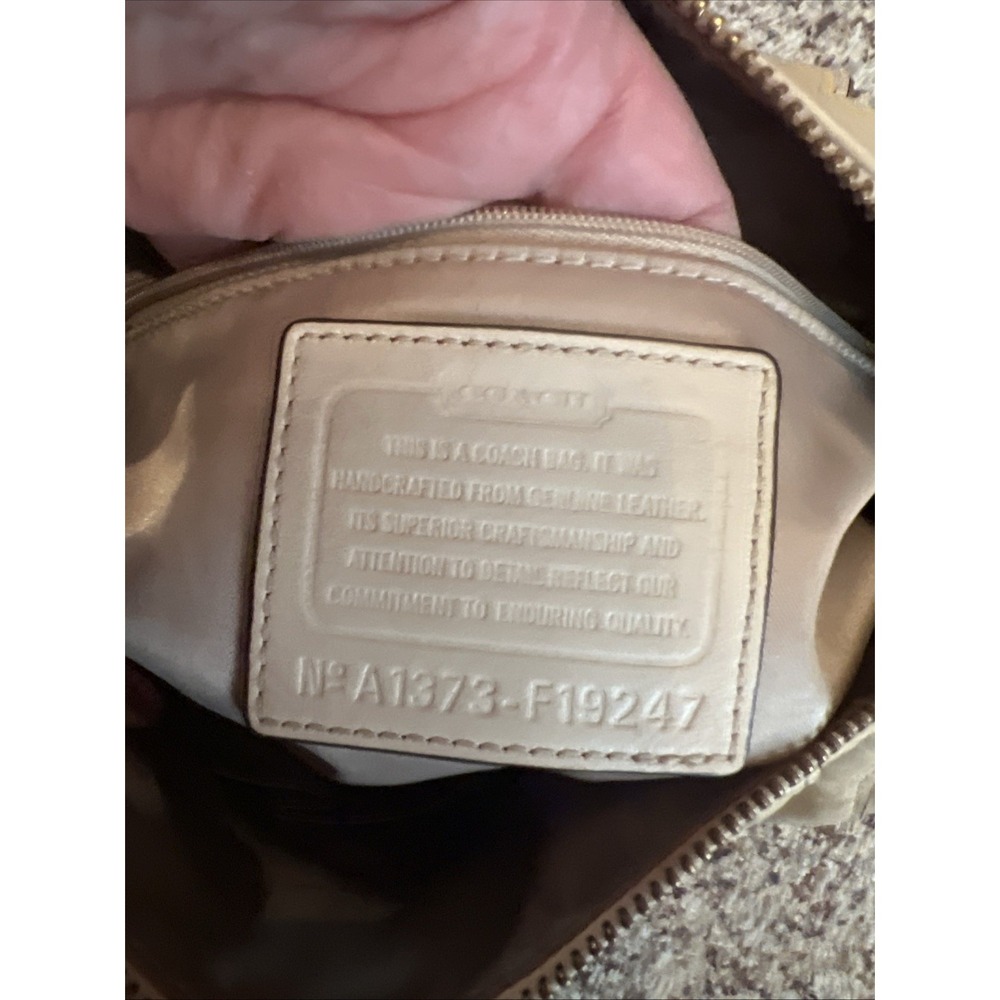 Authentic COACH Champagne Beige Quality Leather Shoulder handbag purse F19247 - Picture 6 of 9
